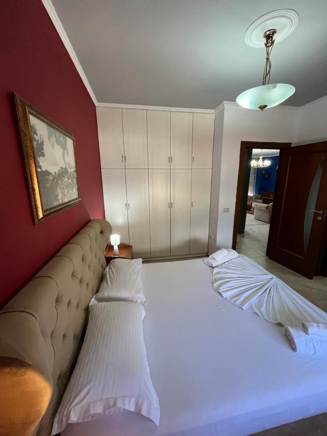 Skanderbeg Square Explorer Apartments Tirana Buitenkant foto