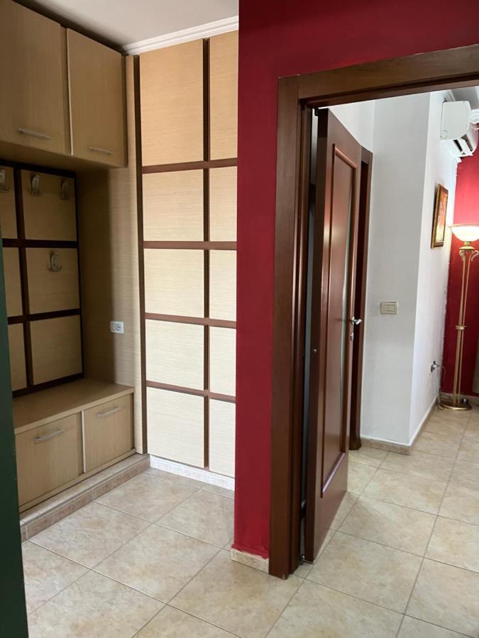 Skanderbeg Square Explorer Apartments Tirana Buitenkant foto